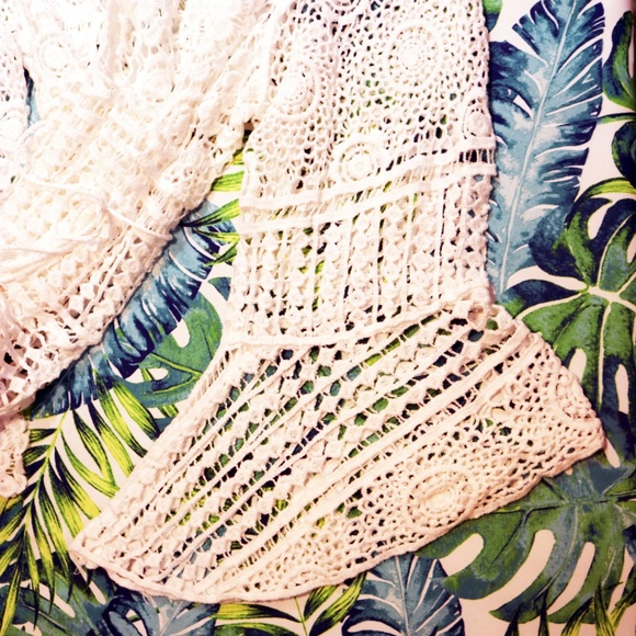 Stunning Crocheted Lace Resort Beach Swim Cover - Picture 14 of 15